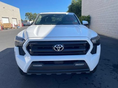 Used 2024 Toyota Tacoma SR5 AWD/4WD image 2