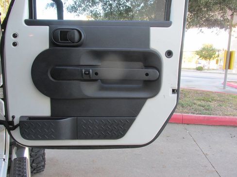 Used 2008 Jeep Wrangler Unlimited X image 21