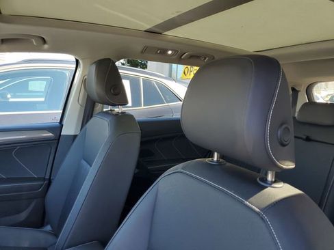 Certified 2023 Volkswagen Tiguan SE w/ Panoramic Sunroof Package image 16