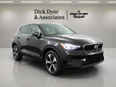 Certified 2025 Volvo XC40 B5 Plus w/ Protection Package Premier