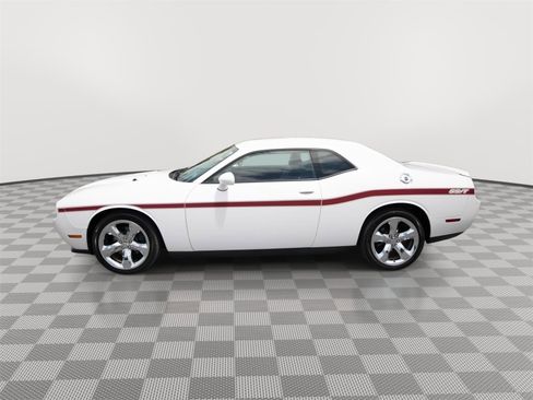 Used 2013 Dodge Challenger SXT Plus RWD image 8