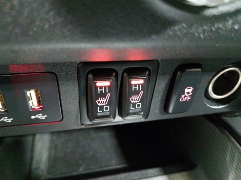 Used 2025 Mitsubishi Outlander Sport LE AWD/4WD image 29