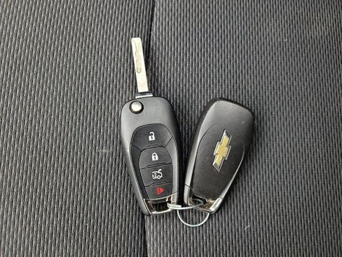 Used 2017 Chevrolet Cruze LT FWD image 32