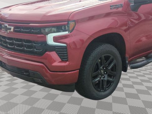 Used 2025 Chevrolet Silverado 1500 RST w/ Dark Appearance Package AWD/4WD image 17