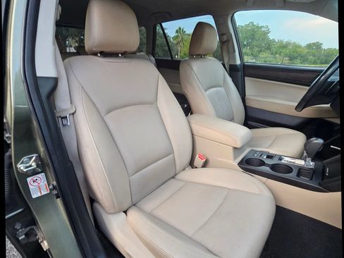 Used 2015 Subaru Outback 2.5i Limited AWD/4WD image 14