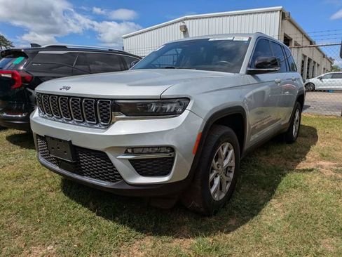 Used 2022 Jeep Grand Cherokee Limited AWD/4WD image 3