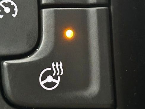 Used 2022 Chevrolet Silverado 1500 LT image 8