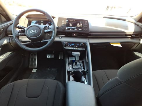 New 2026 Hyundai Elantra SEL Sport FWD image 10