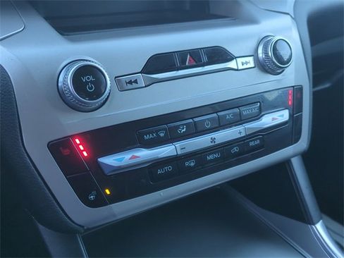 Used 2023 Ford Explorer XLT w/ Equipment Group 202A image 25