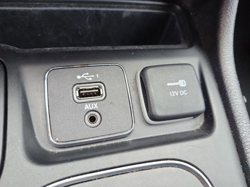 Used 2020 Jeep Cherokee Latitude Plus w/ Comfort/Convenience Group image 27