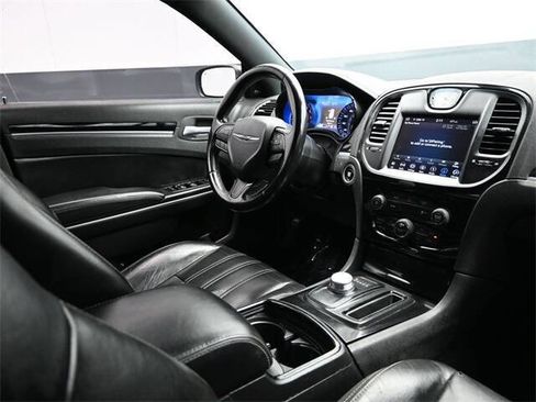 Used 2019 Chrysler 300 S image 20