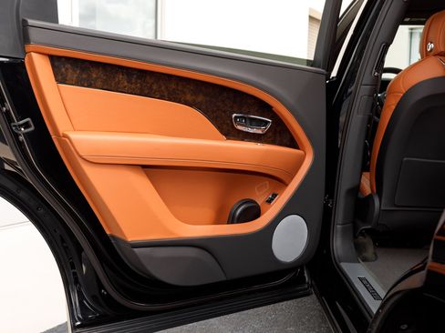 Certified 2023 Bentley Bentayga Extended Wheelbase AWD/4WD image 47