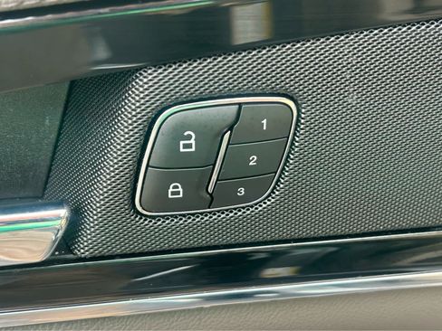Used 2023 Lincoln Nautilus FWD image 19