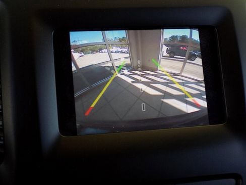 Used 2019 Jeep Cherokee Latitude w/ Popular Appearance Group image 27