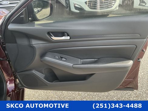 Used 2025 Nissan Altima 2.5 SV w/ SV Special Edition Package FWD image 12