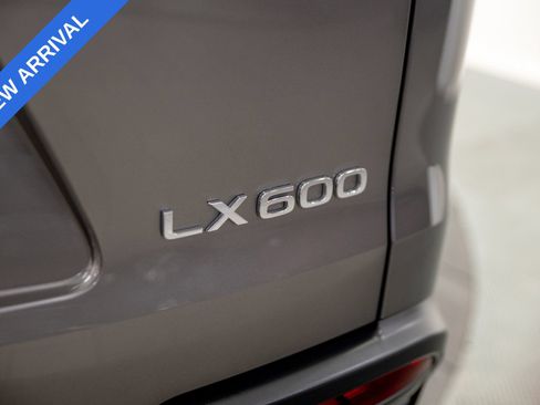 Used 2022 Lexus LX 600 4WD w/ Accessory Package (Z1) image 43