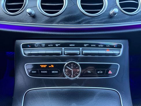 Used 2018 Mercedes-Benz E 300 4MATIC w/ Premium 1 Package image 27