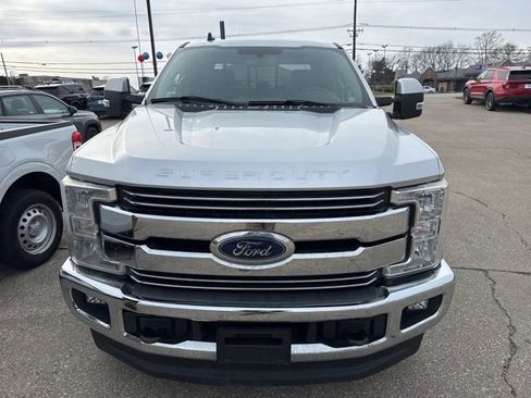 Used 2019 Ford F250 Lariat w/ Lariat Value Package image 2