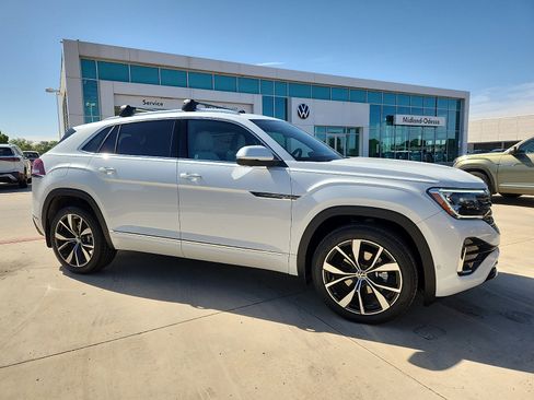 New 2026 Volkswagen Atlas Cross Sport SEL Premium R-Line AWD/4WD image 8