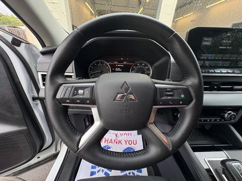 Used 2024 Mitsubishi Outlander SE AWD/4WD image 15