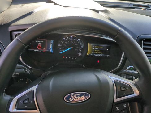 Used 2020 Ford Fusion Titanium image 20