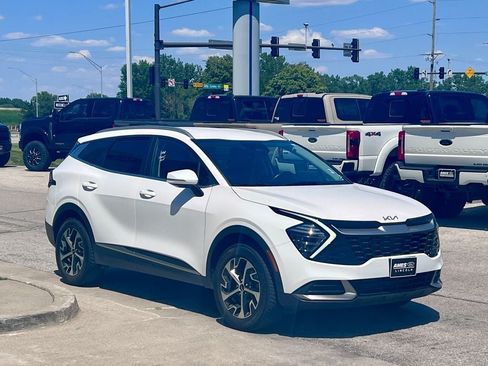 Used 2024 Kia Sportage EX AWD/4WD image 7