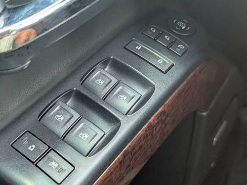Used 2019 GMC Sierra 3500 SLT w/ Duramax Plus Package AWD/4WD image 10