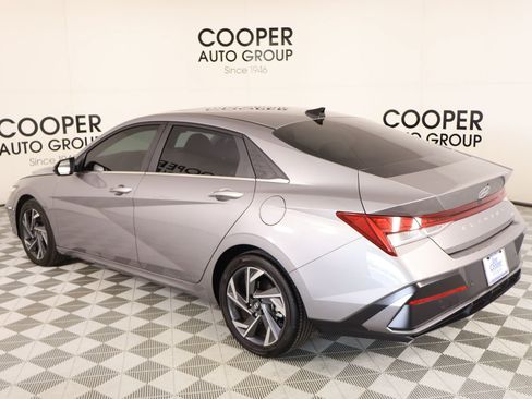 Certified 2024 Hyundai Elantra Limited image 24