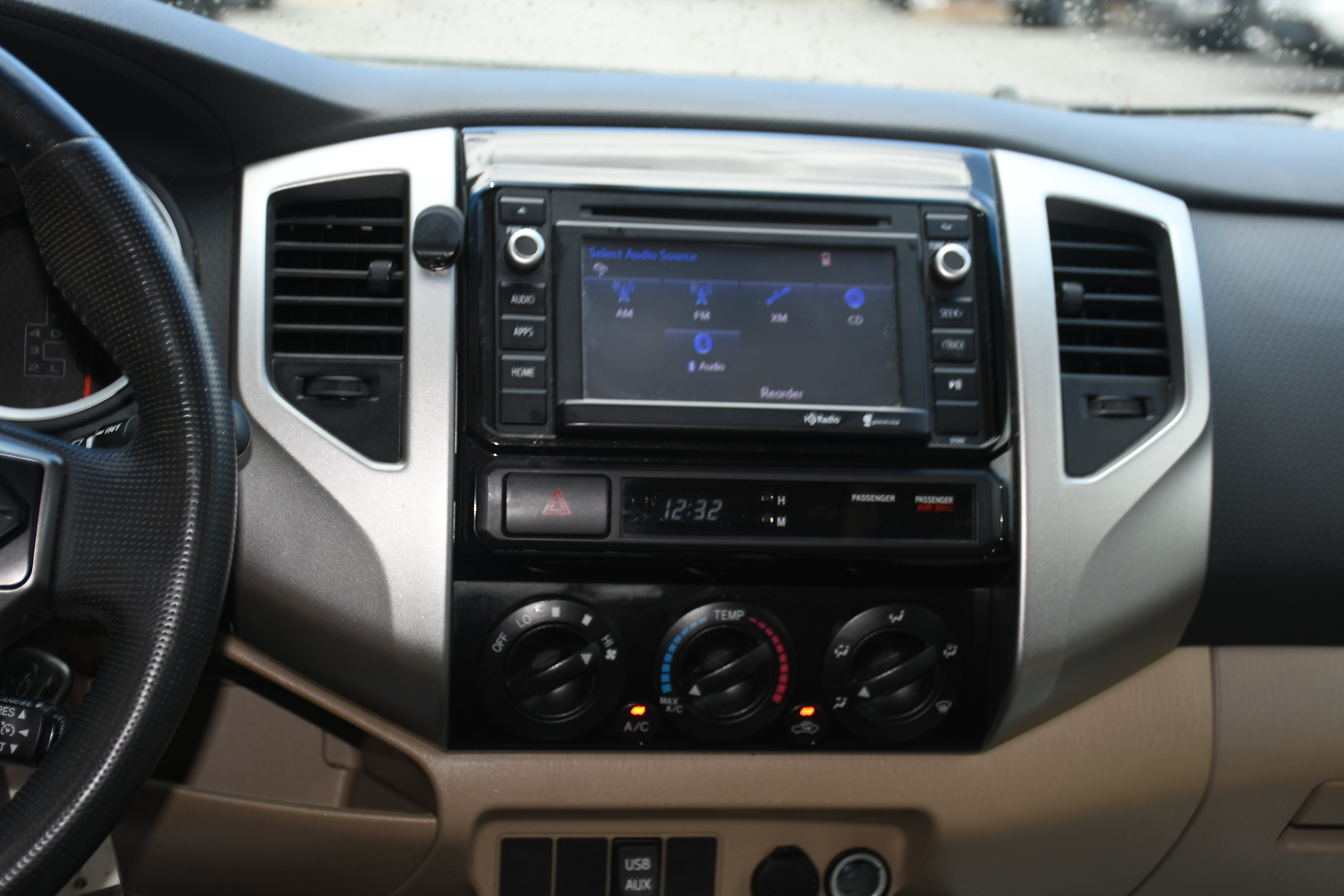 Used 2014 Toyota Tacoma PreRunner w/ SR5 Package RWD image 15