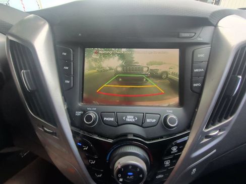 Used 2016 Hyundai Veloster w/ Option Group 02 FWD image 18