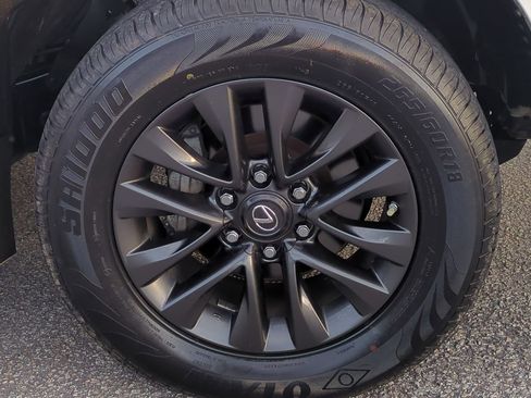 Used 2020 Lexus GX 460 Premium image 11