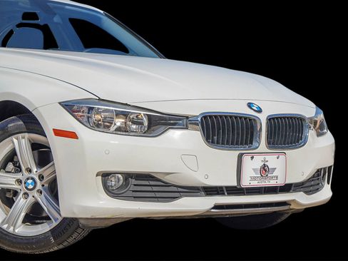 Used 2015 BMW 320i 320i Sedan 4D image 5