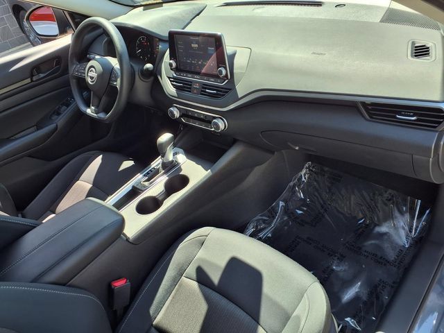 Used 2025 Nissan Altima 2.5 S FWD image 27