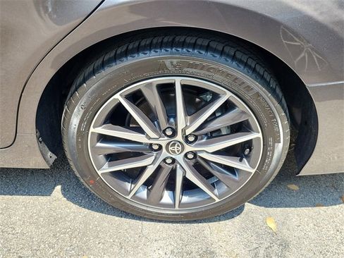 Used 2021 Toyota Camry XLE image 6