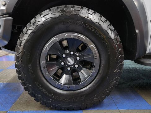 Used 2017 Ford F150 Raptor w/ Equipment Group 802A Luxury image 92