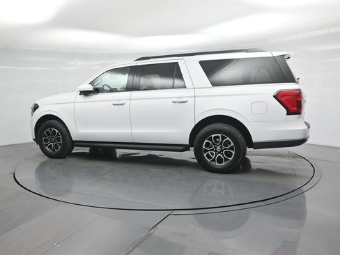 Used 2024 Ford Expedition Max XLT image 7
