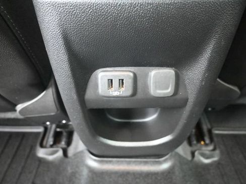 Used 2019 Chevrolet Colorado Z71 AWD/4WD image 27