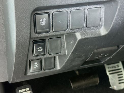 Used 2025 Nissan Frontier S image 7