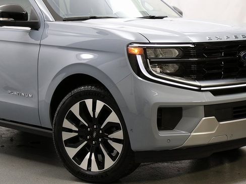 New 2025 Ford Expedition Max Platinum w/ Driver's Package image 3
