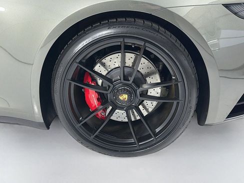 Certified 2022 Porsche 911 Targa 4 GTS AWD/4WD image 33