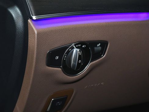 Used 2023 Mercedes-Benz E 350 4MATIC Sedan image 18