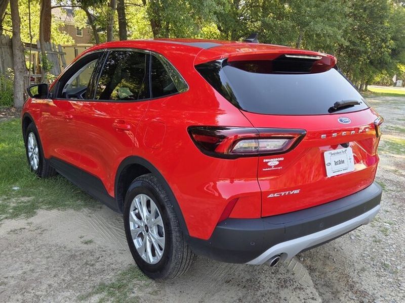 Used 2024 Ford Escape Active w/ Tech Pack #1 FWD image 8