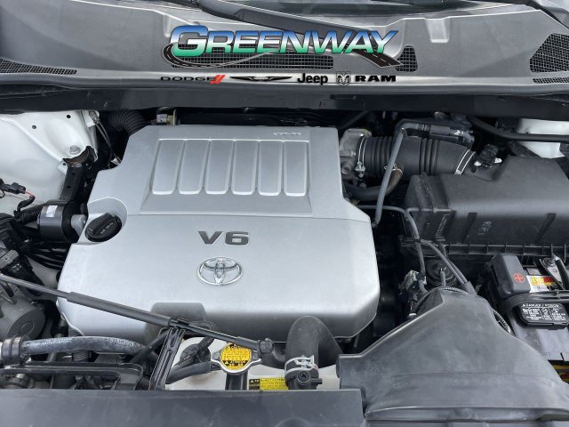 Used 2012 Toyota Highlander Limited w/ Tow Pkg FWD image 9