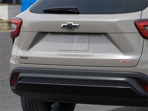 New 2026 Chevrolet Trax RS w/ Driver Confidence Package FWD image 14
