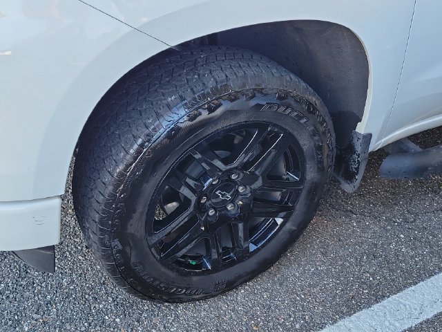 Certified 2025 Chevrolet Silverado 1500 Custom w/ Turbomax Blackout Package AWD/4WD image 4