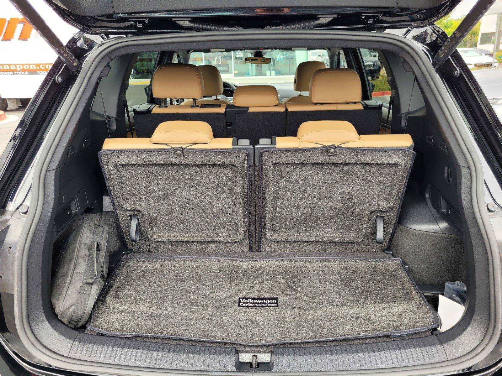 Certified 2023 Volkswagen Tiguan SE FWD image 35