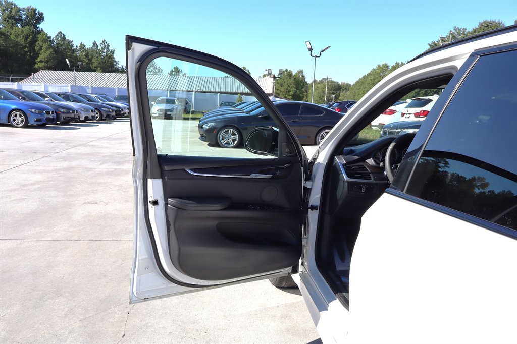 Used 2015 BMW X5 xDrive50i AWD/4WD image 38