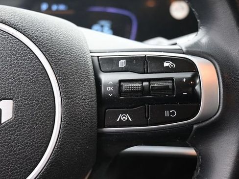 Used 2024 Kia Sportage EX FWD image 19