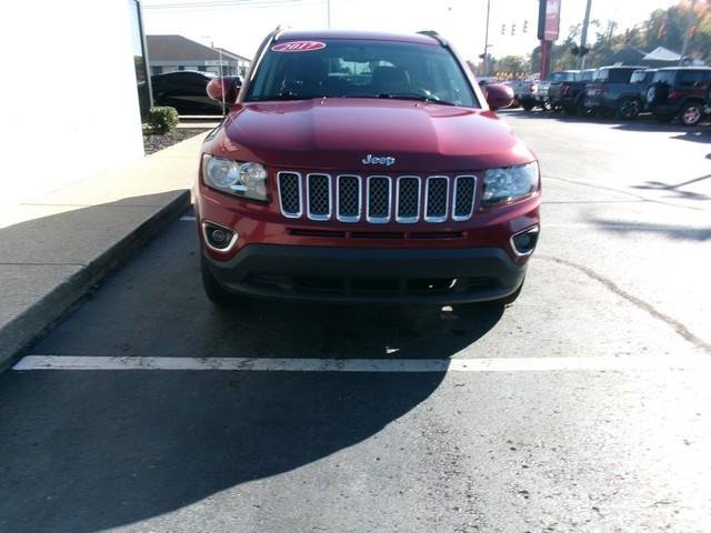 Used 2017 Jeep Compass High Altitude AWD/4WD image 3