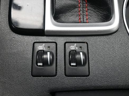 Used 2019 Toyota Highlander SE w/ Nightshade Edition FWD image 33